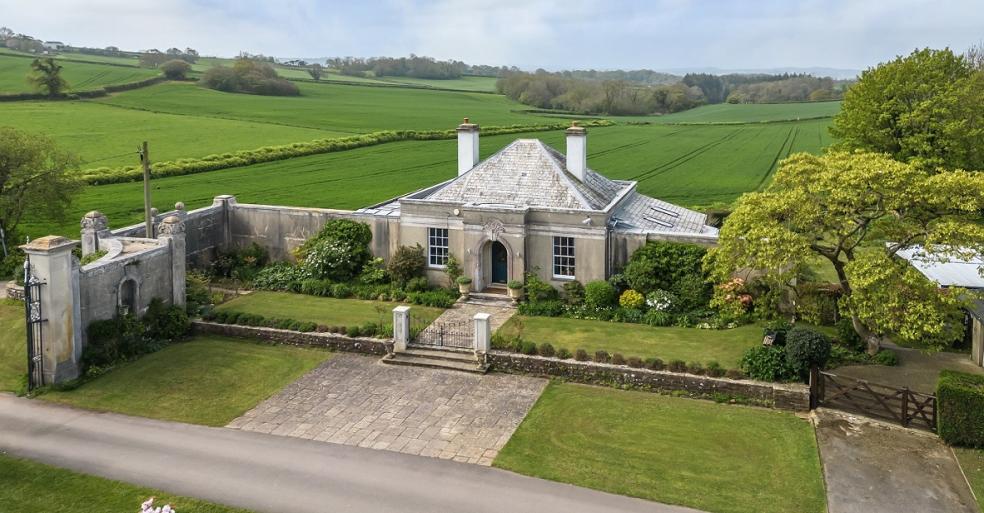 West Lodge, Lindridge, Devon West Lodge, Lindridge, Devon